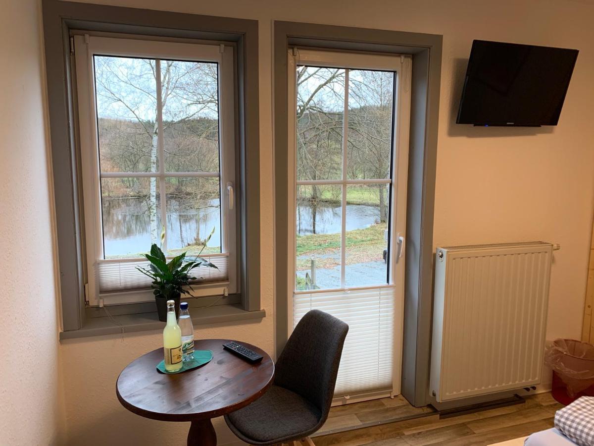 Landgasthof Wetteraperle Raila Exteriör bild