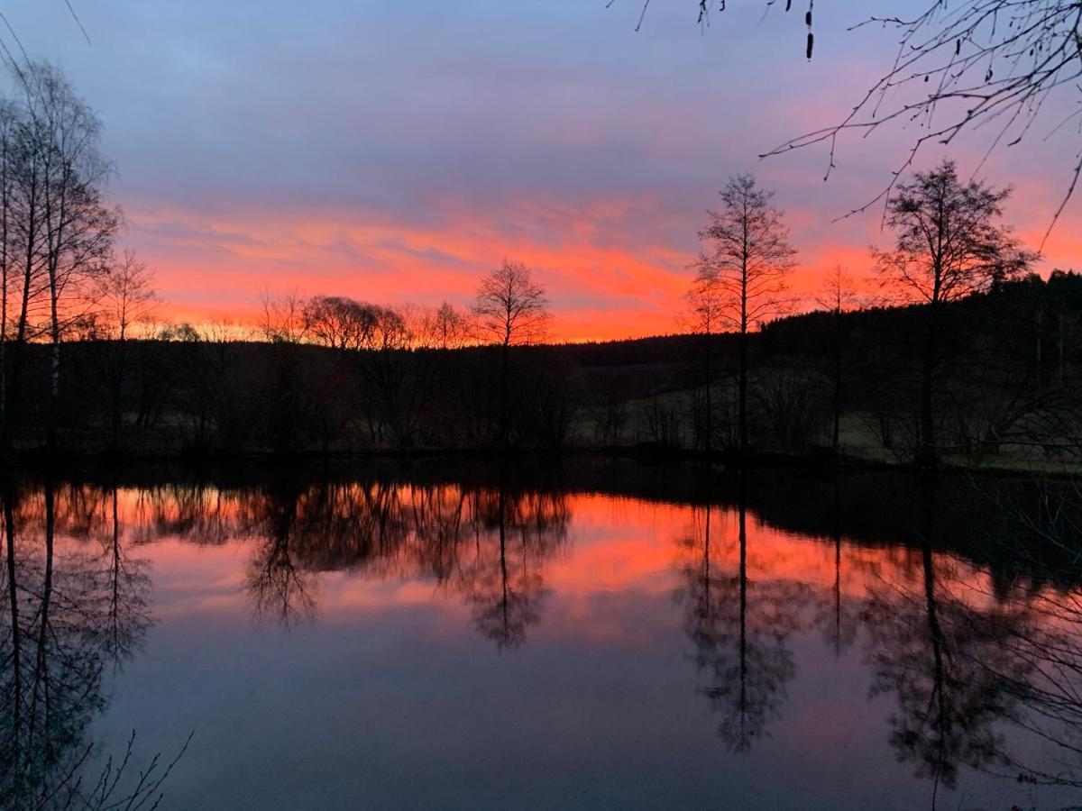 Landgasthof Wetteraperle Raila Exteriör bild