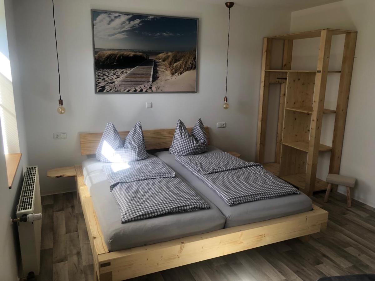 Landgasthof Wetteraperle Raila Exteriör bild